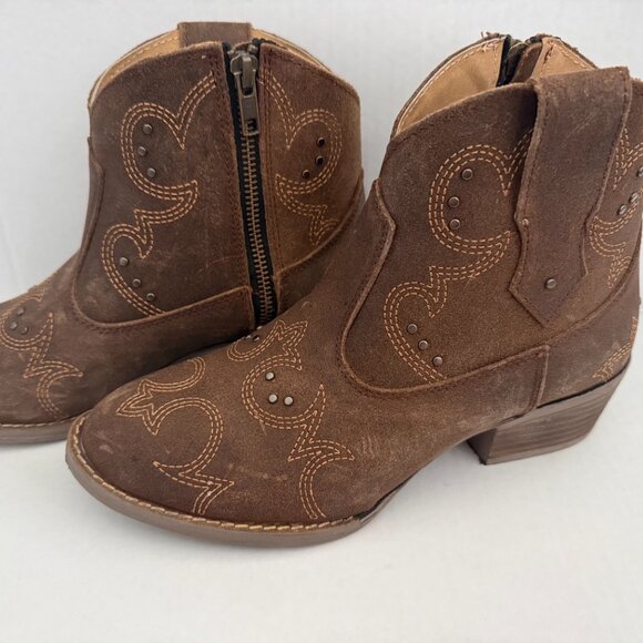 Brown Ankle Boots with Embroidered Design - Picture 7 of 7